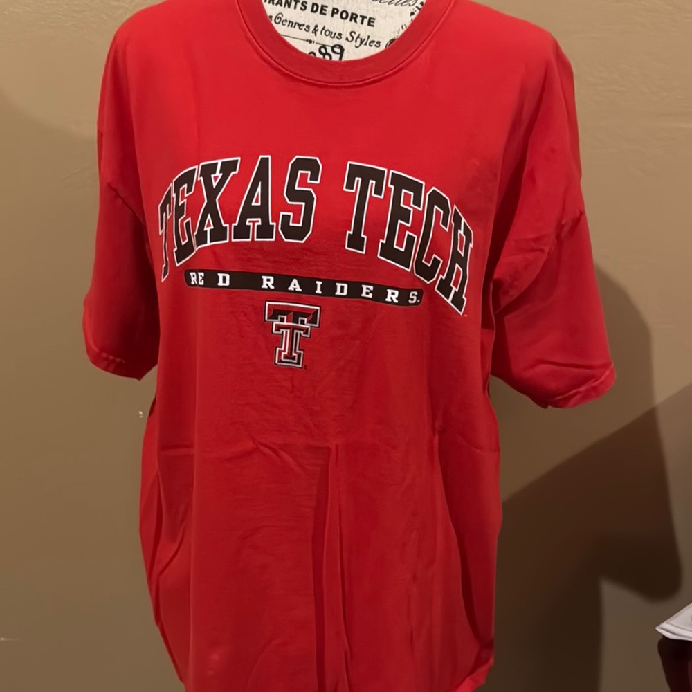 Gildan Red Short Sleeve Tee